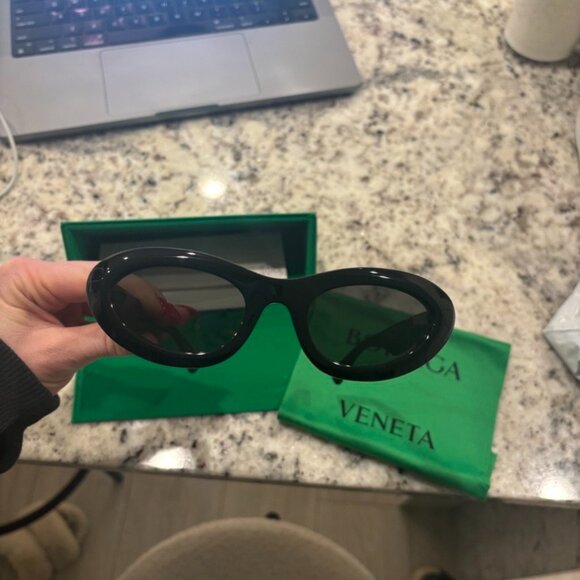 Bottega Veneta  New Entry Oval Sunglasses - Picture 5 of 7